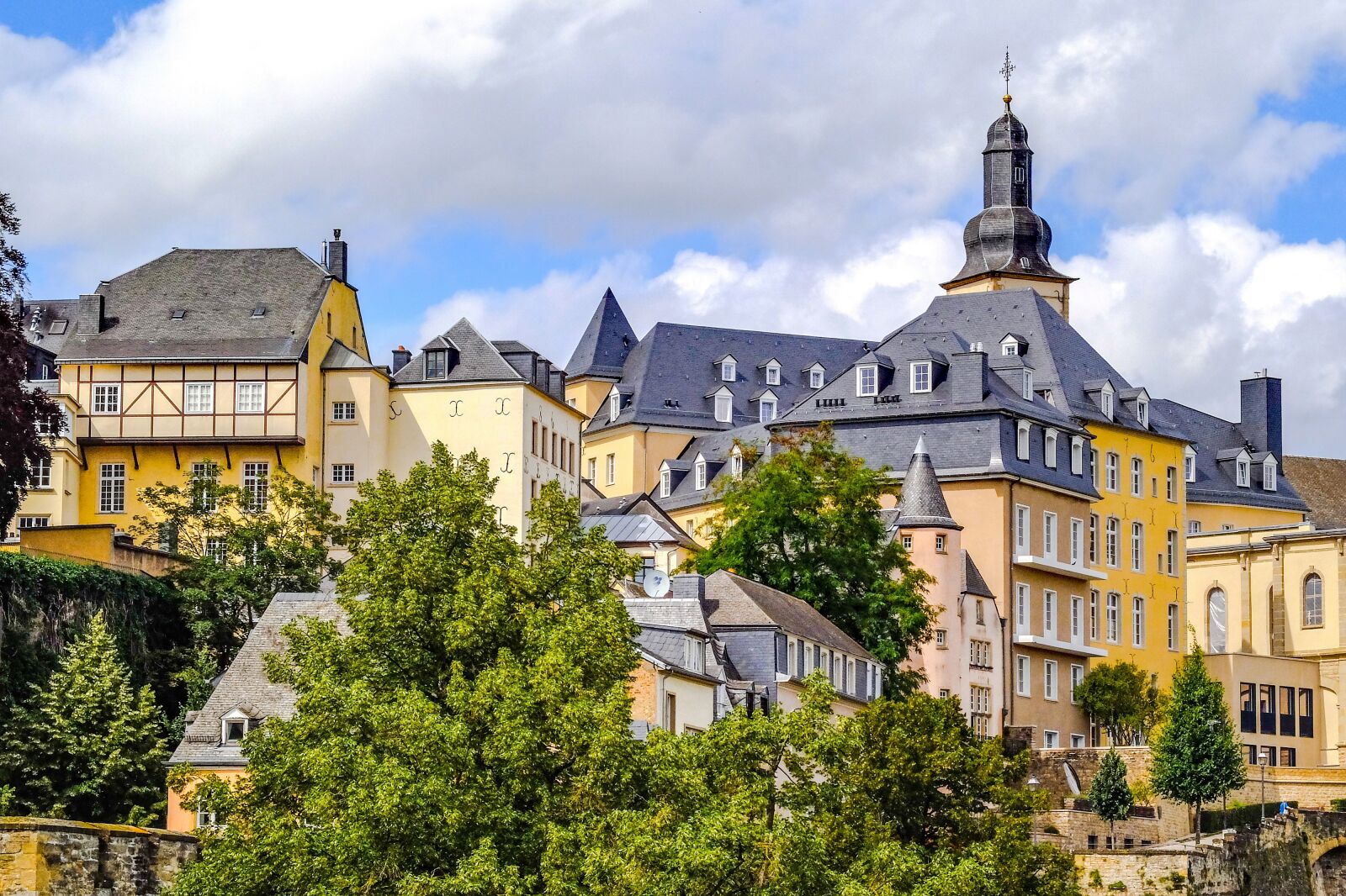 Fujifilm X30 sample photo. Luxembourg, ville haute, city photography