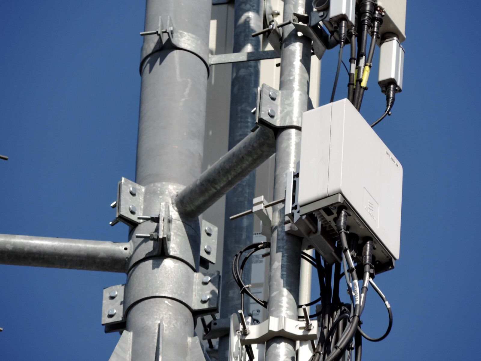 Nikon Coolpix P520 sample photo. Radio antenna, radio station photography