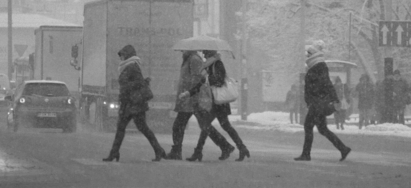 Nikon D3200 sample photo. City, lodz, pedestrian, crossing photography
