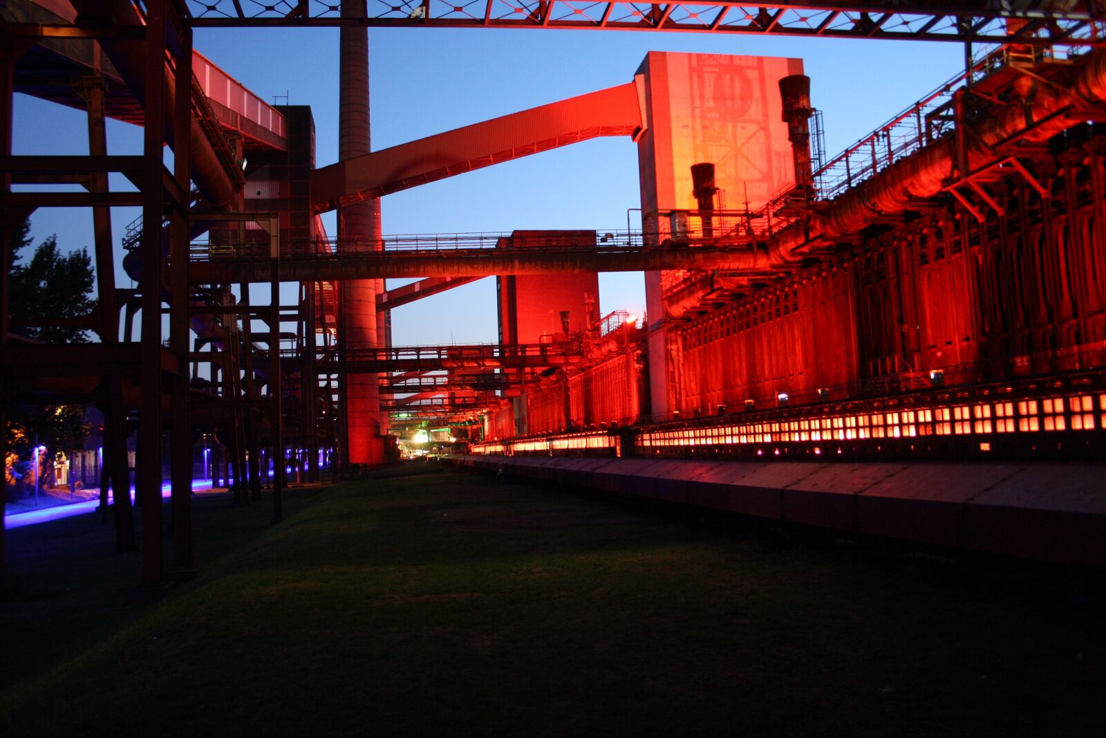 Canon EOS 1000D (EOS Digital Rebel XS / EOS Kiss F) sample photo. Kokerei zollverein, eat, light photography