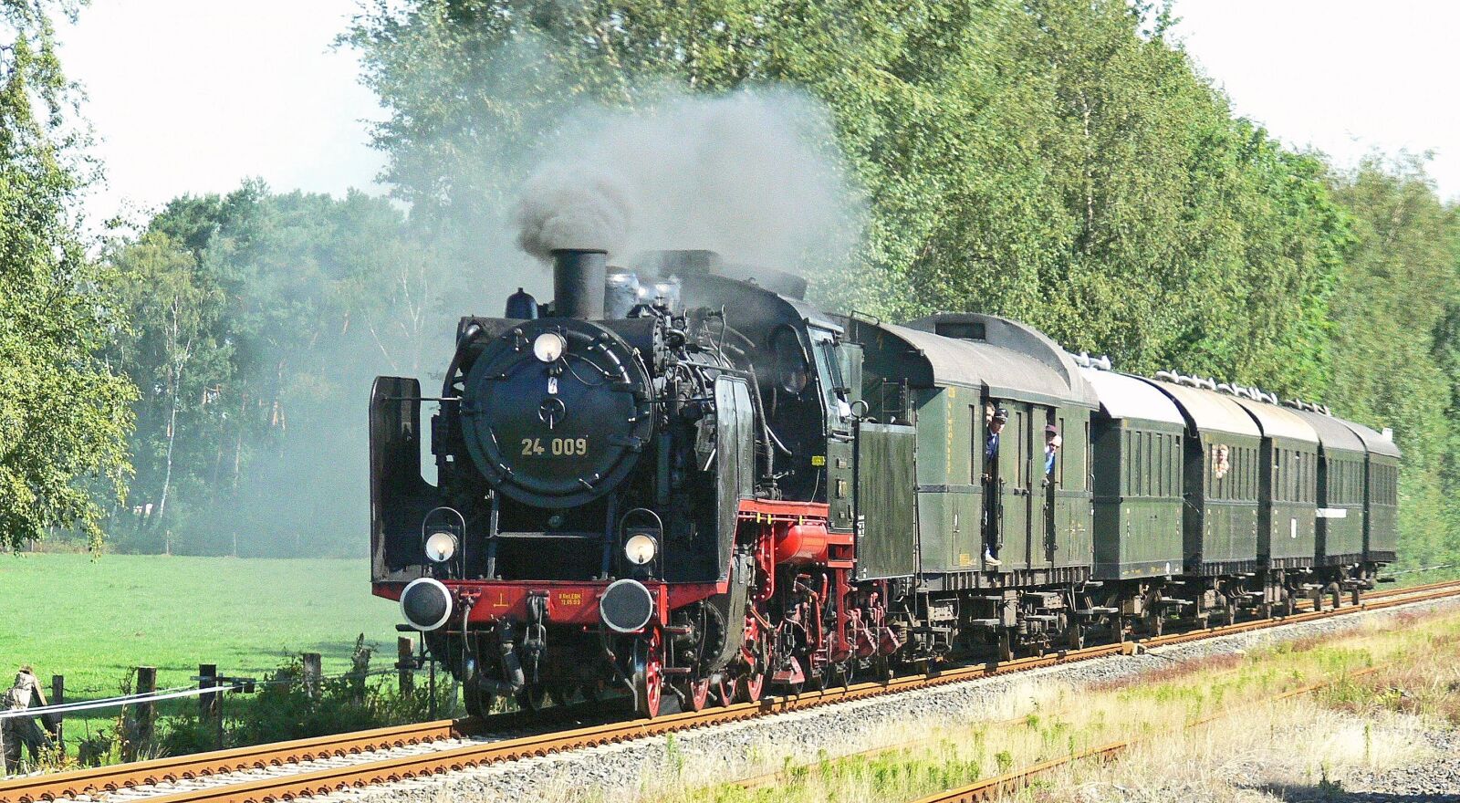 Panasonic DMC-FZ30 sample photo. Steam locomotive, steam train photography
