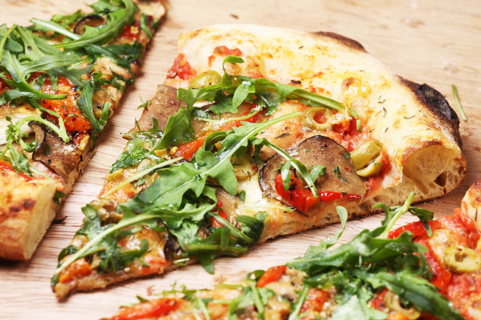 Canon EOS 6D + Canon EF 70-200mm F4L USM sample photo. Big, city, pizza photography