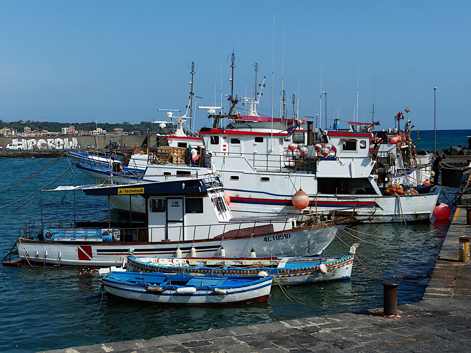 Panasonic Lumix DMC-FZ200 sample photo. Port, sicily, fishing photography