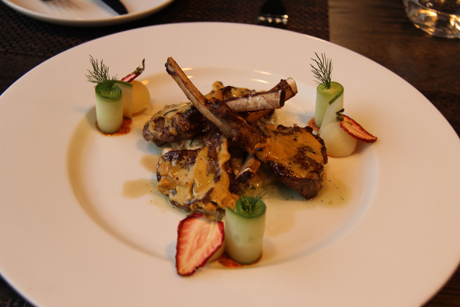Canon EF-S 18-200mm F3.5-5.6 IS sample photo. Lamb dishes, lamb steak photography