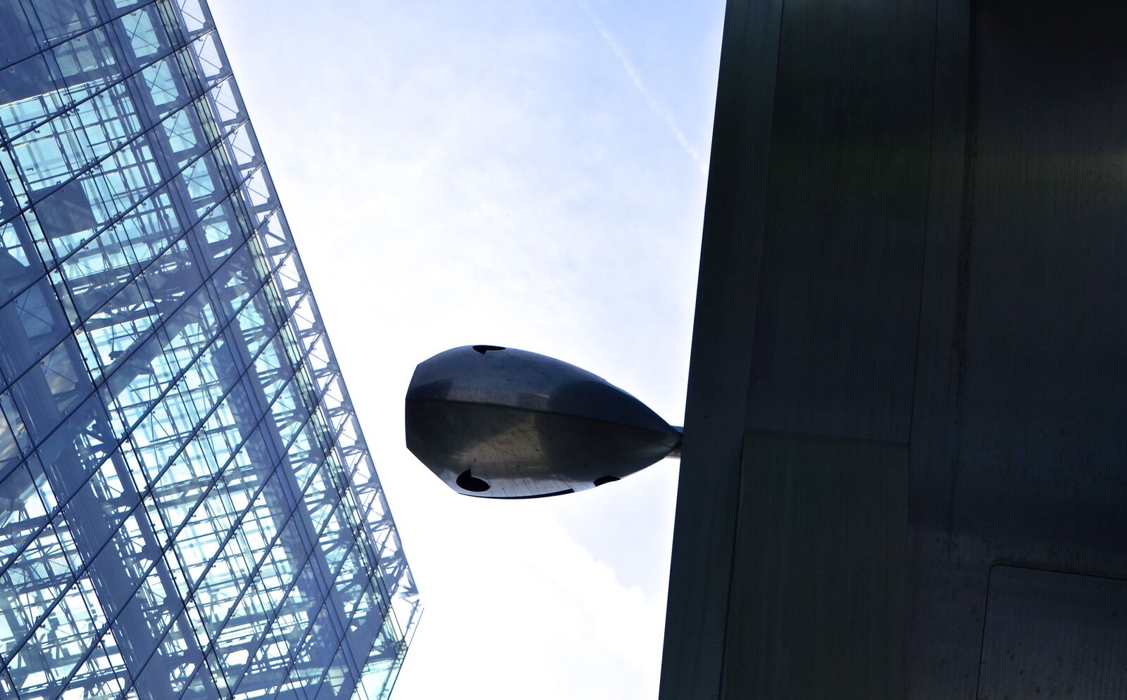 Nikon D3200 sample photo. Sculpture, metal, art photography