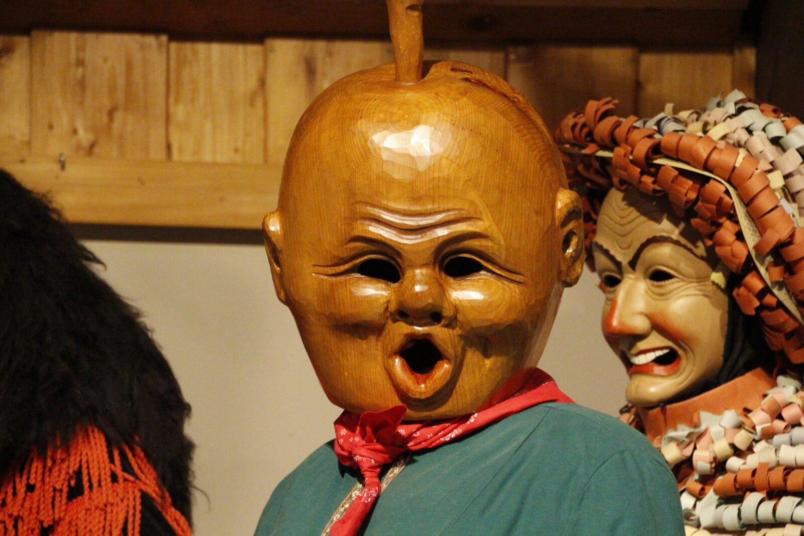 Canon EOS 700D (EOS Rebel T5i / EOS Kiss X7i) sample photo. Mask, carved, carnival photography
