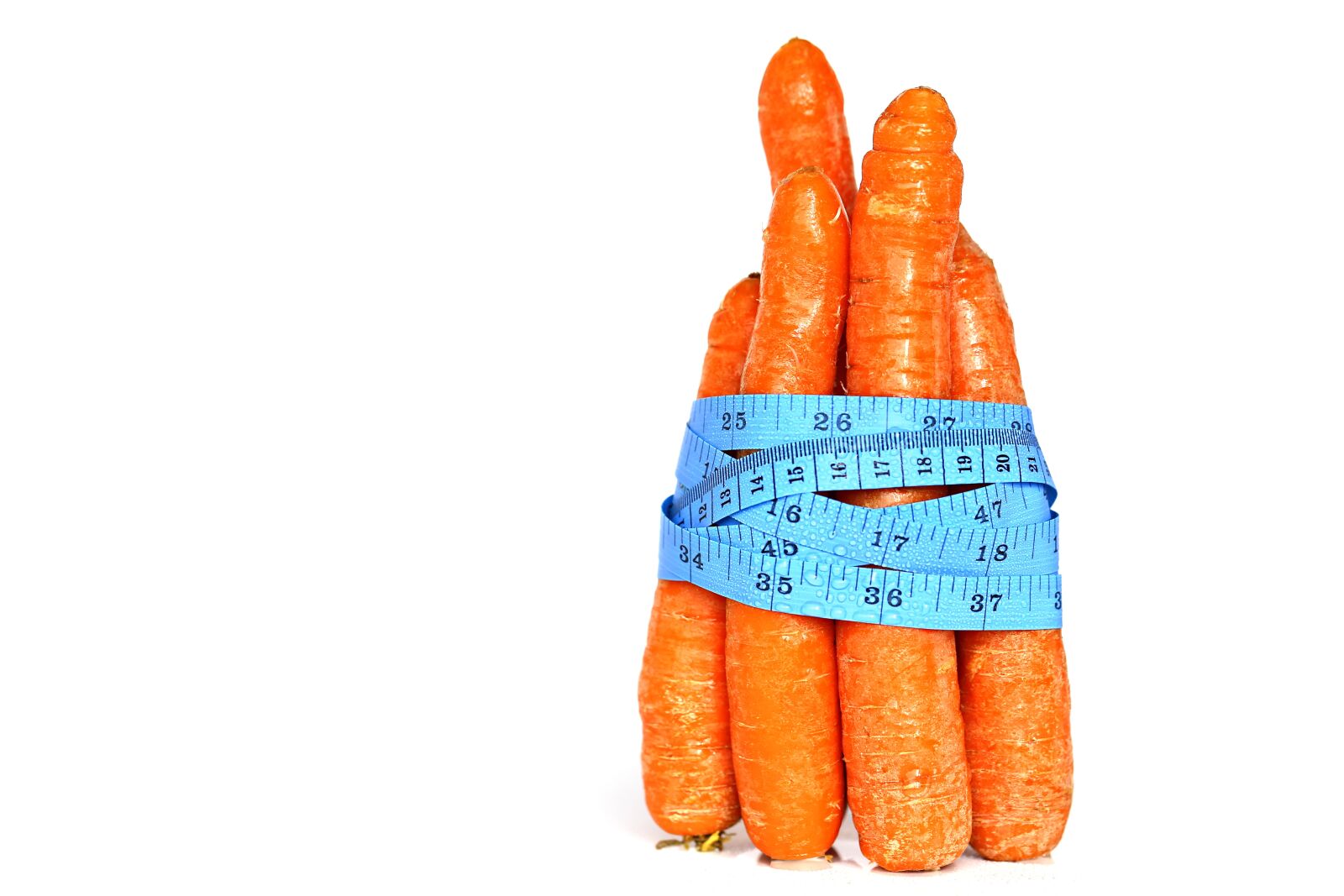 Canon EF 100mm F2.8L Macro IS USM sample photo. Carrot, tape, cm photography