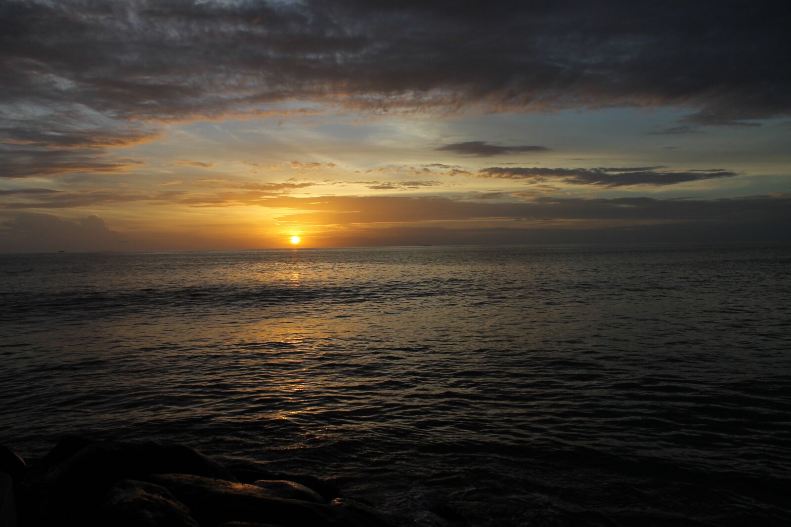 Canon EOS 1100D (EOS Rebel T3 / EOS Kiss X50) sample photo. Sunset, ocean, beach photography