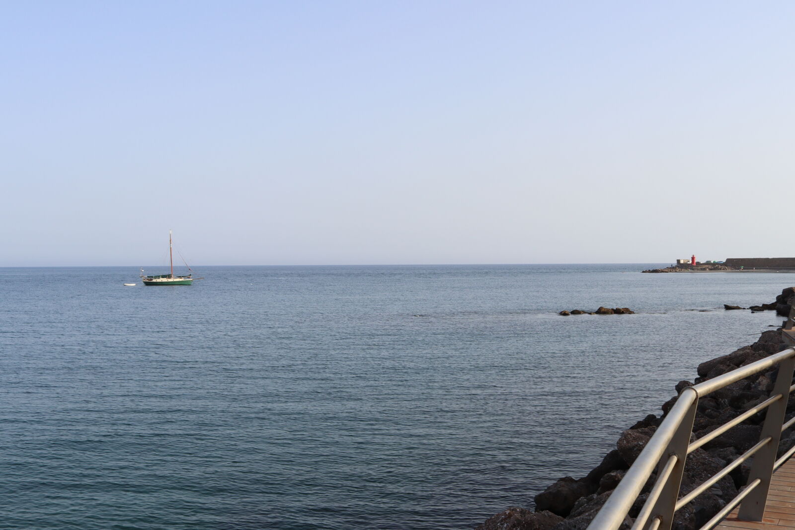 Canon EF-S 24mm F2.8 STM sample photo. Aqueous transmission photography