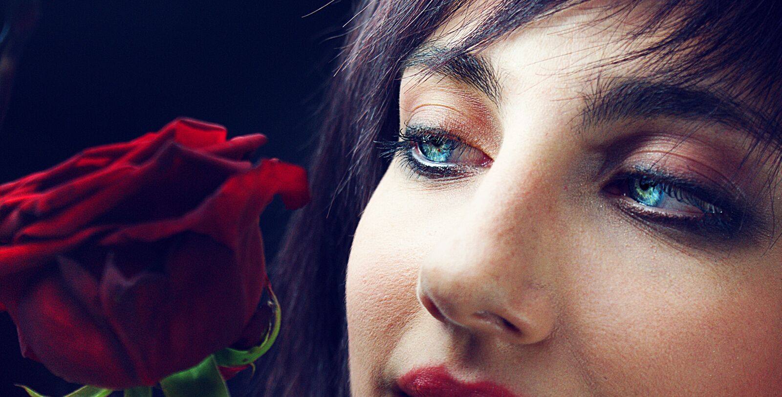 Sony Alpha DSLR-A350 sample photo. Woman, pink, eyes photography