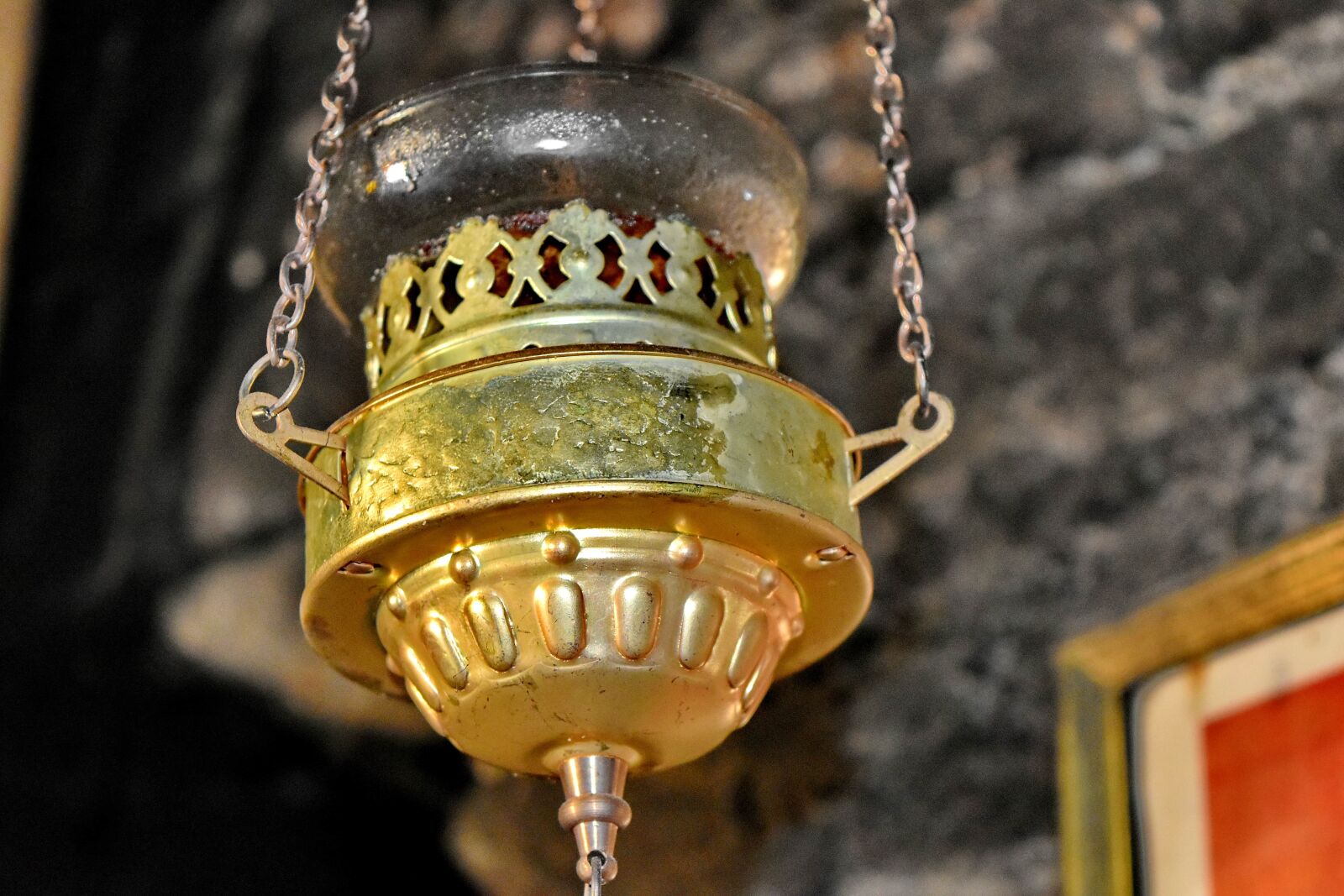 Nikon D5500 sample photo. Brass, chain, handmade, orthodox photography