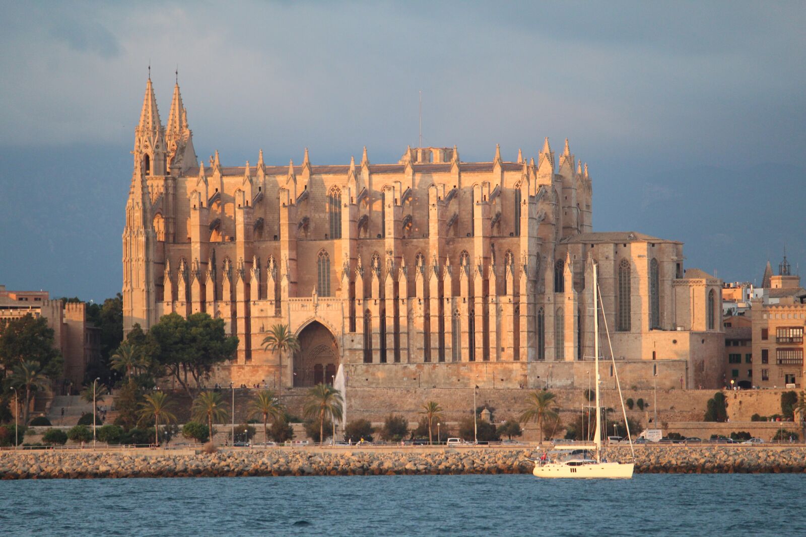 Canon EF-S 55-250mm F4-5.6 IS STM sample photo. La seu, cathedral of photography