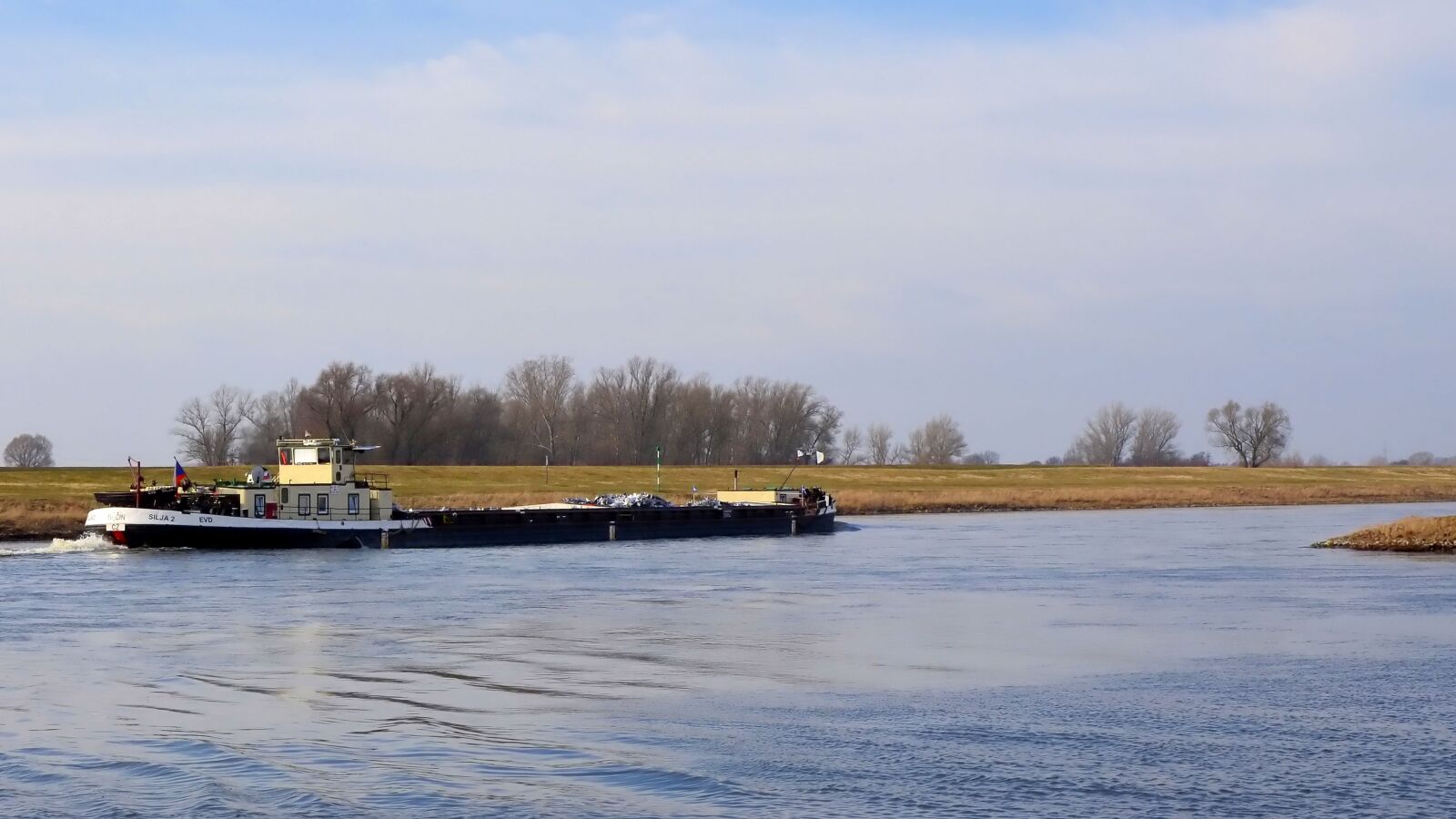 Nikon D5100 sample photo. Barge, kahn, river photography