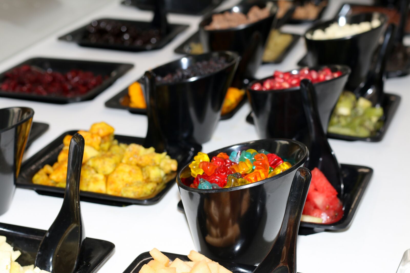 Canon EOS 70D + Canon EF 50mm F1.8 STM sample photo. Yogurt bar, fruit, gummi photography