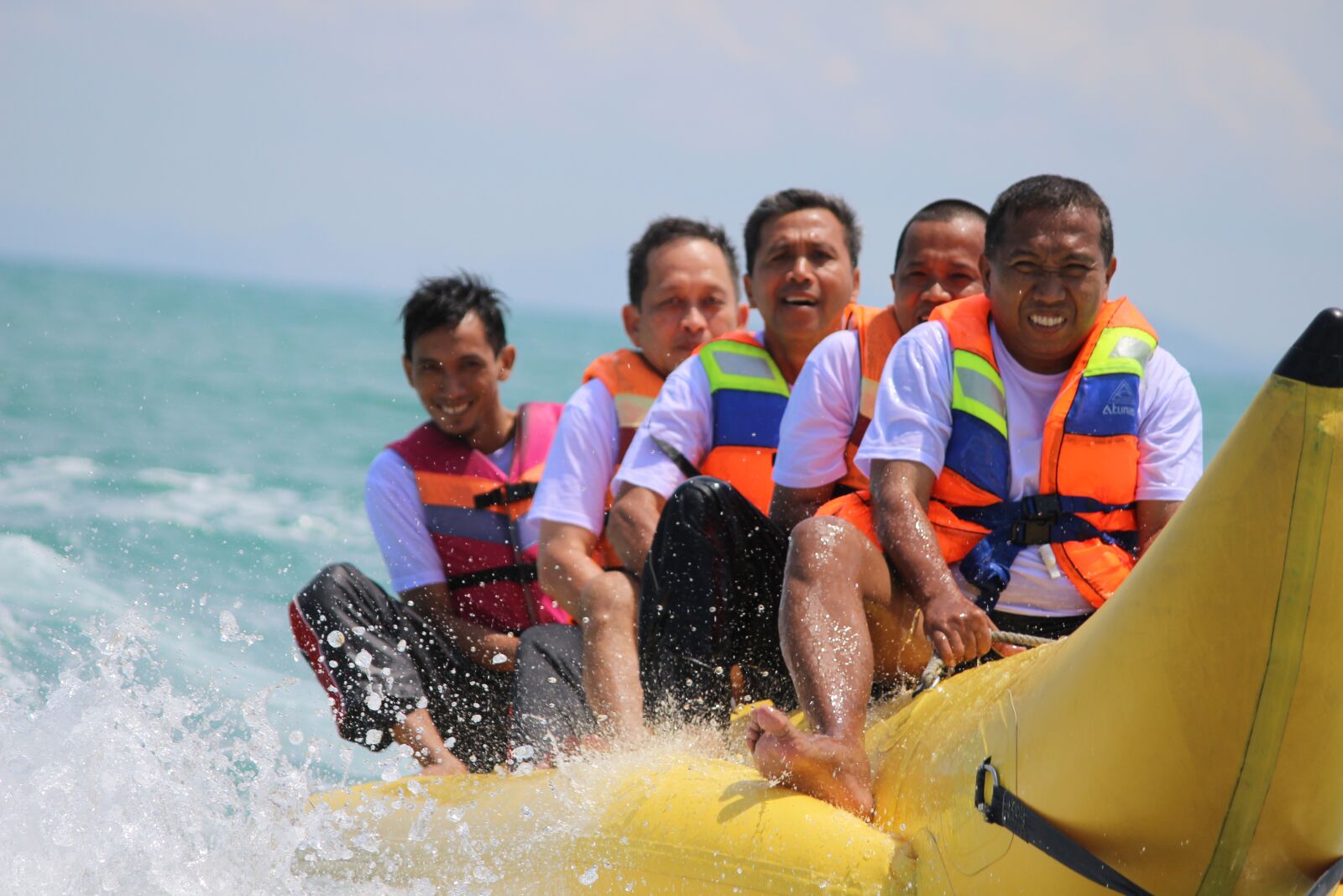 Canon EOS 600D (Rebel EOS T3i / EOS Kiss X5) sample photo. Water, fun, leisure photography