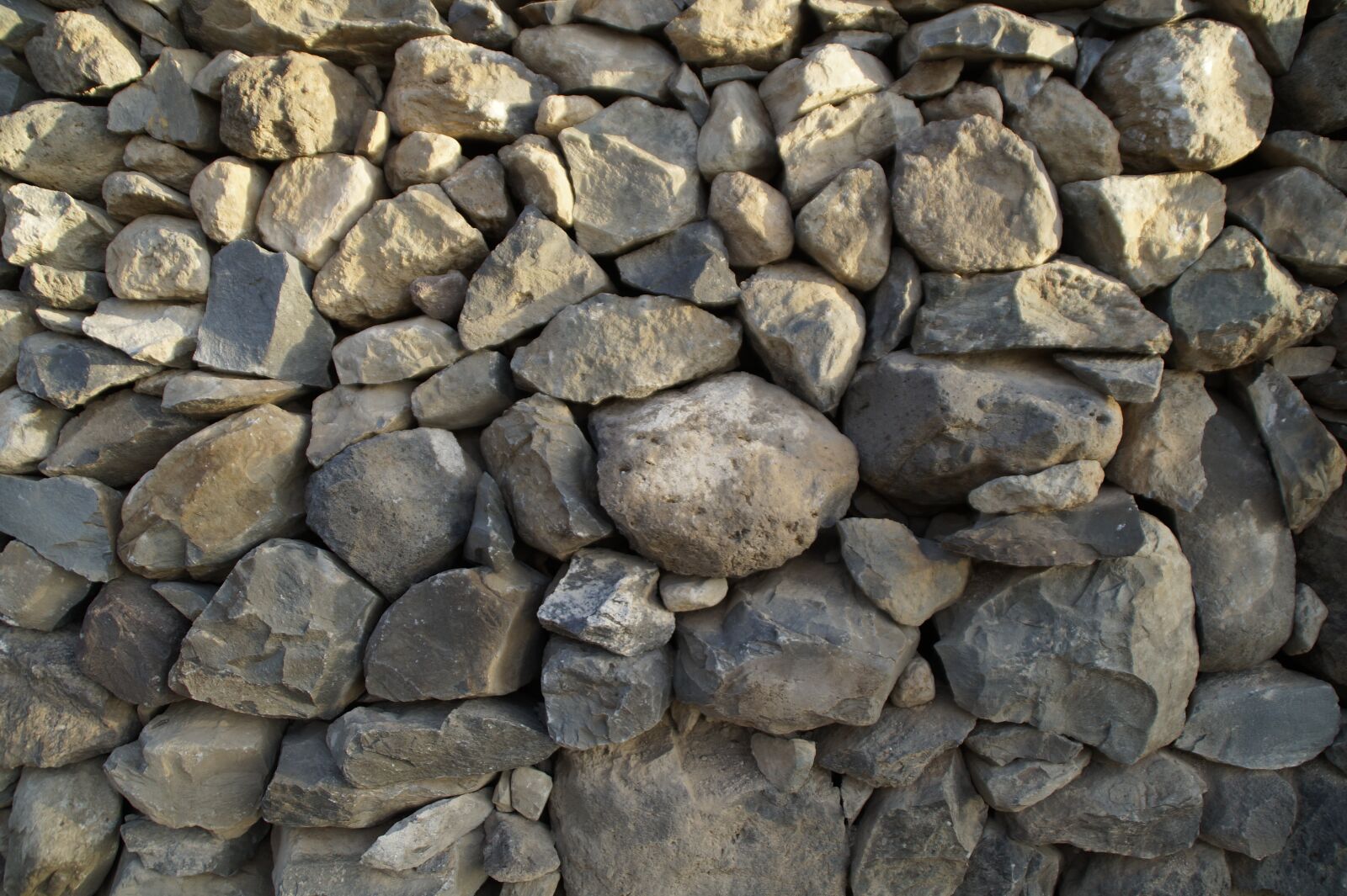 Sony SLT-A58 sample photo. Wall, stones, stone wall photography
