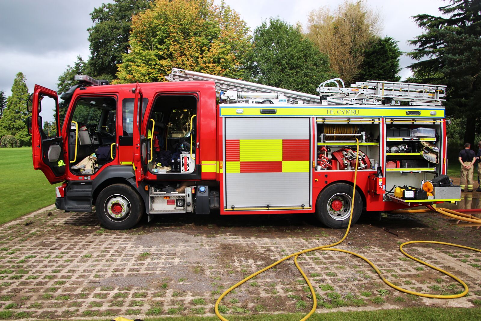 Canon EOS 700D (EOS Rebel T5i / EOS Kiss X7i) sample photo. Fire engine, fire truck photography
