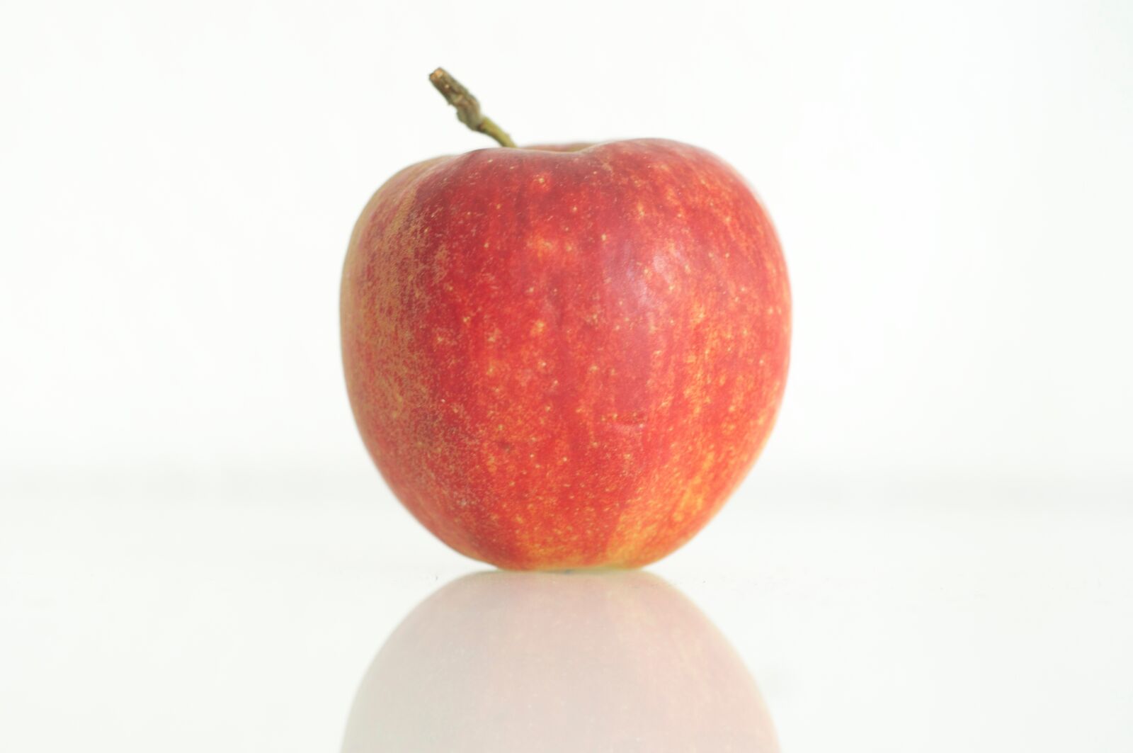 Nikon D90 sample photo. Apple, fruit, mirroring photography