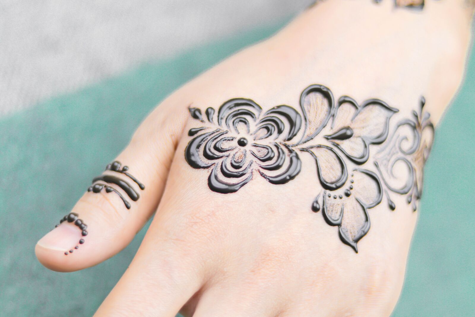 Canon EOS 80D sample photo. Mehendi, drawing, wedding photography