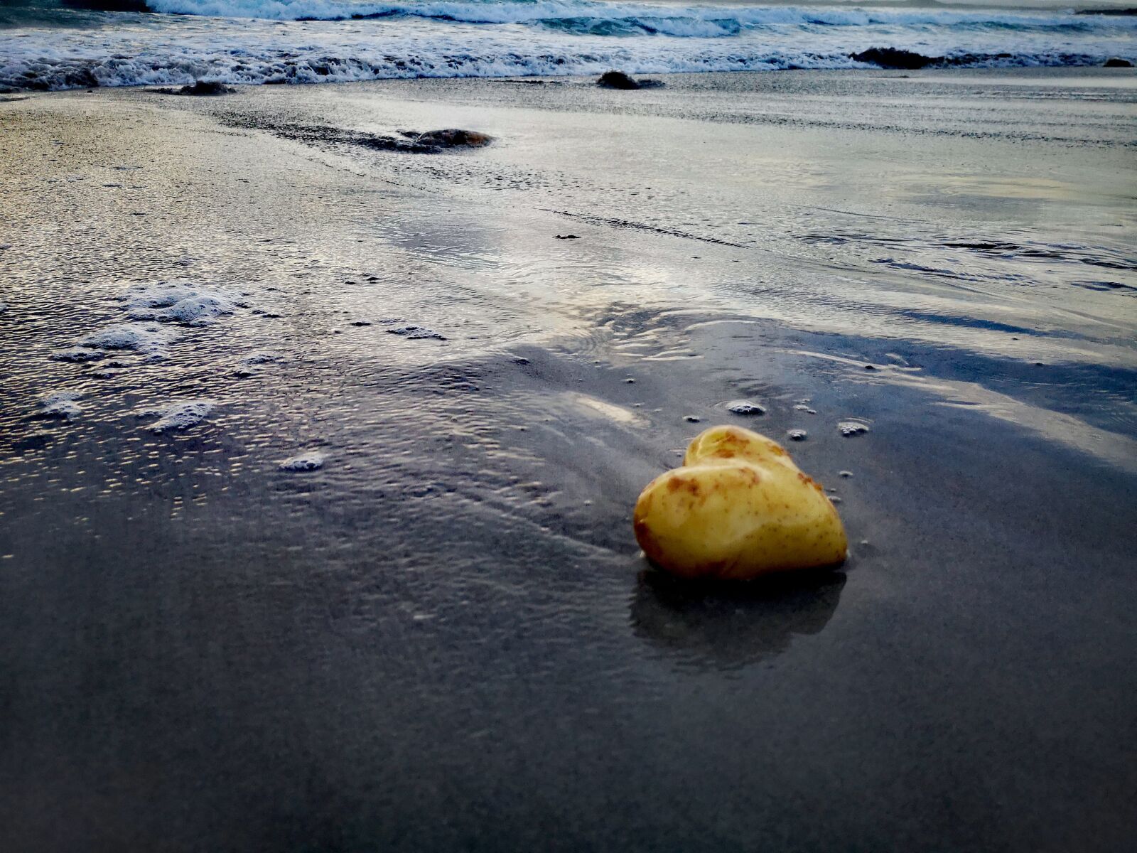 HUAWEI P20 sample photo. Beach, heart, love photography