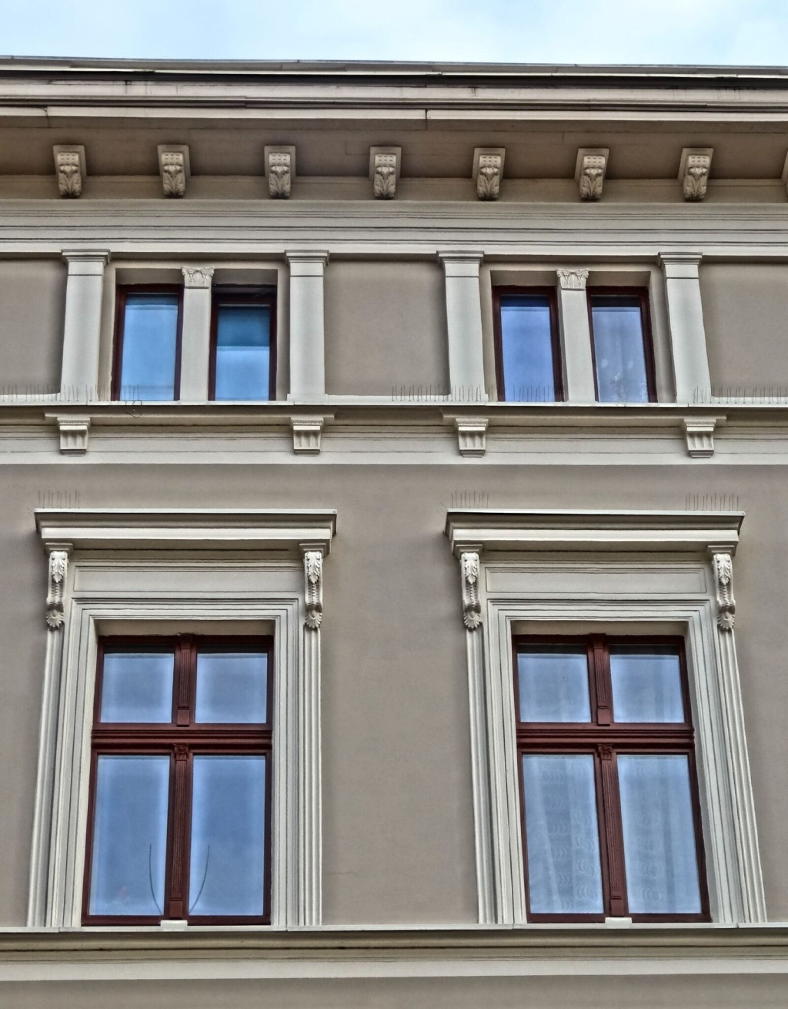 Sony Cyber-shot DSC-HX20V sample photo. Bydgoszcz, windows, facade photography