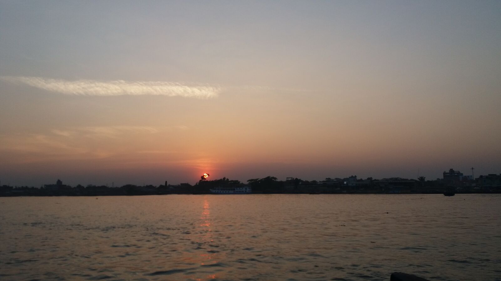 Samsung Galaxy J5 sample photo. Sunset, dawn, water photography