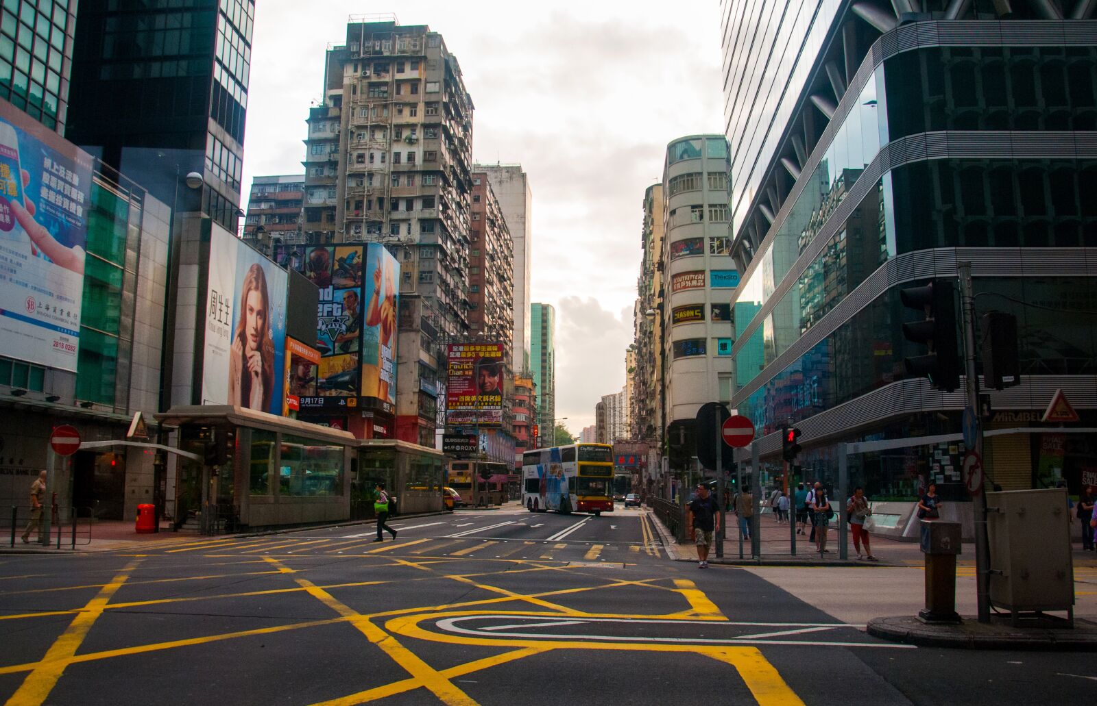 Nikon D300S sample photo. Hongkong, city, street photography