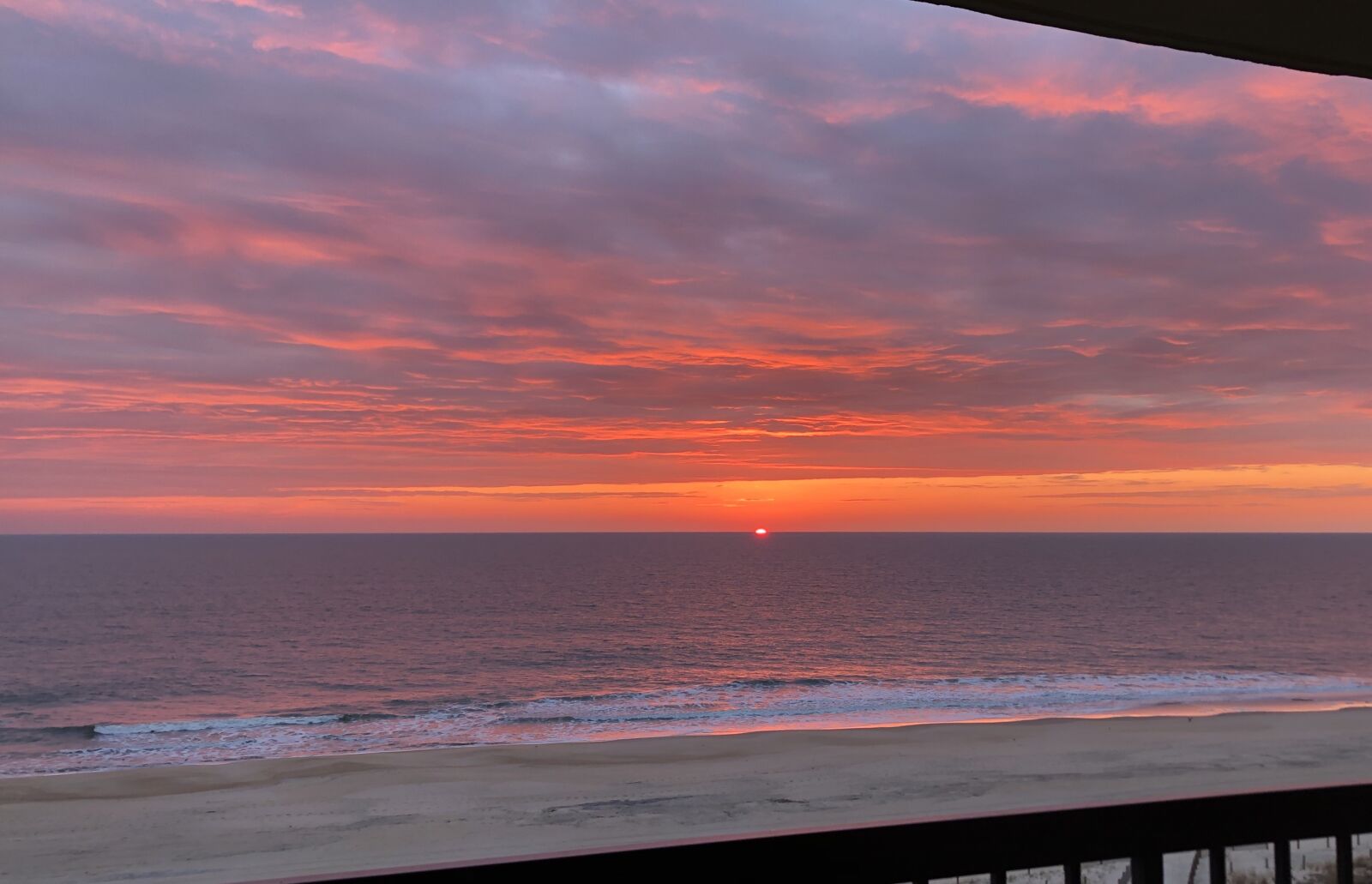 Apple iPhone 8 sample photo. Sunrise, ocean, beach photography