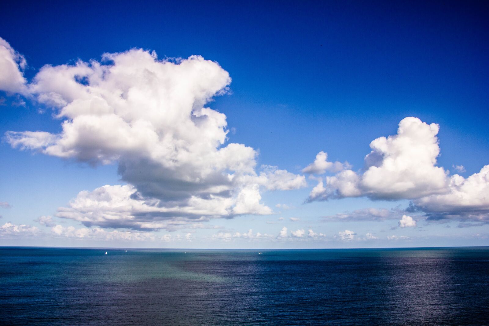 Canon EOS 550D (EOS Rebel T2i / EOS Kiss X4) sample photo. Sky, waters, schönwetter photography