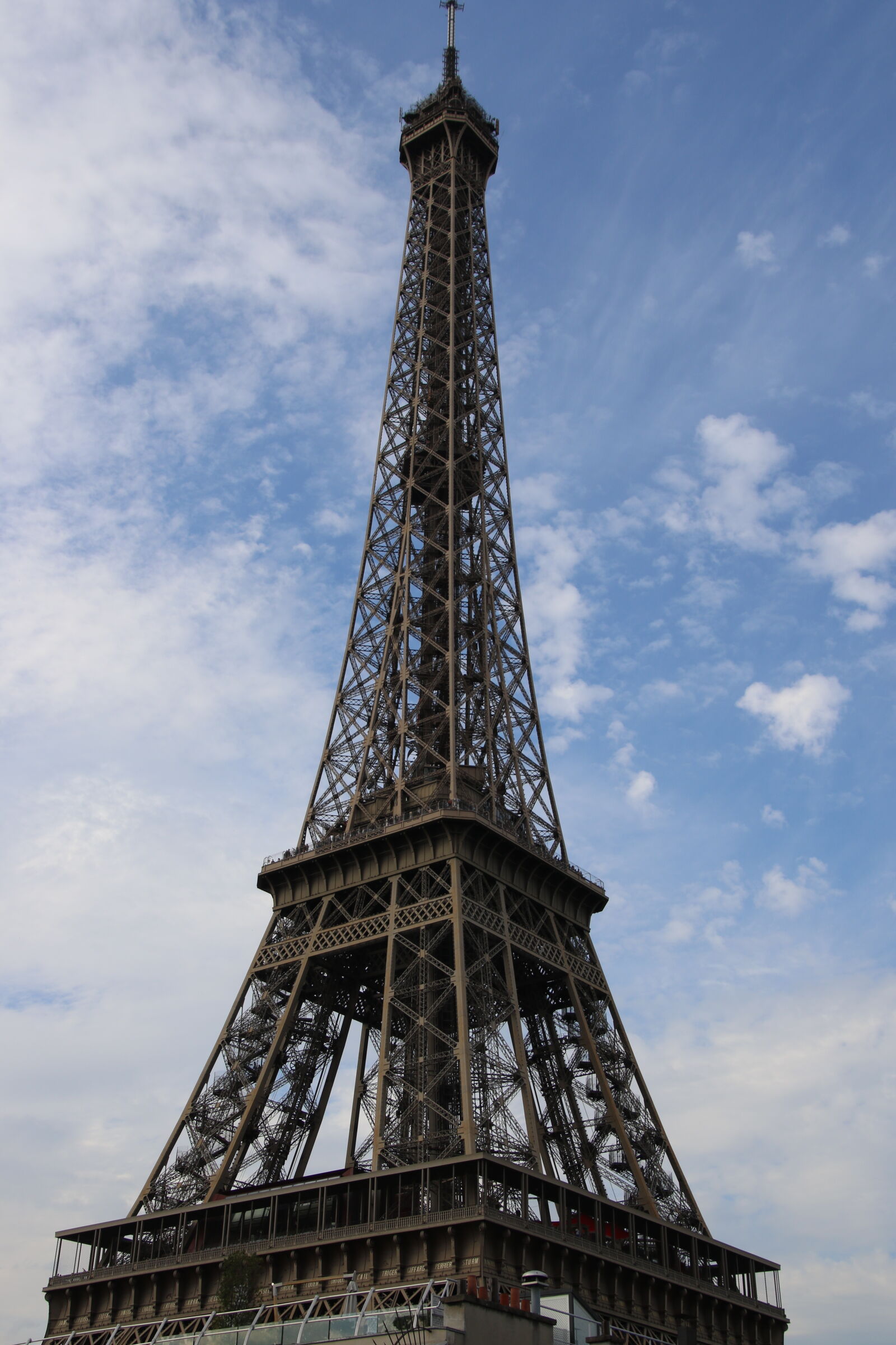 Canon EOS 7D Mark II sample photo. Blue, sky, capital, construction photography