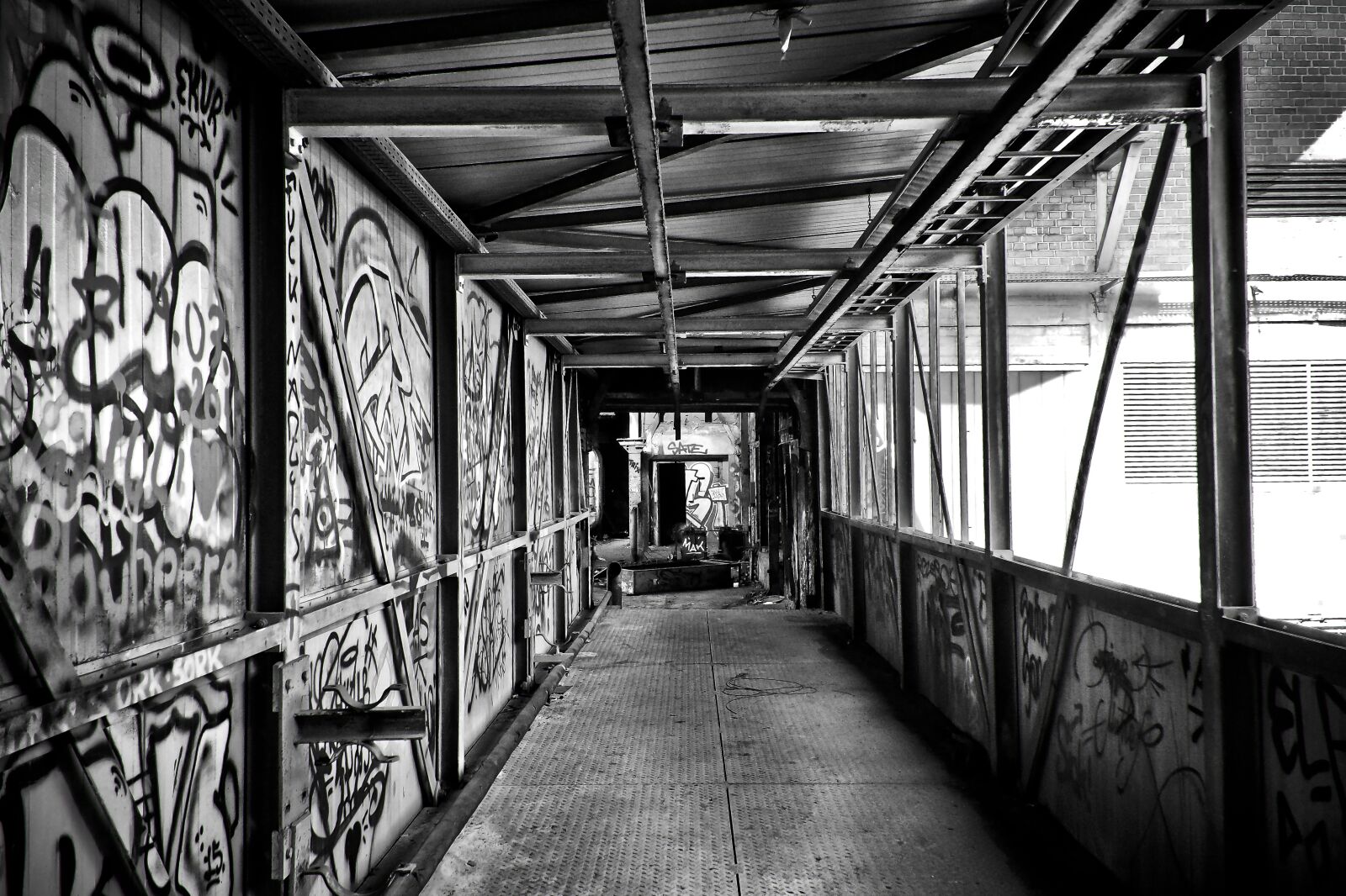 Olympus OM-D E-M10 sample photo. Lost places, rooms, abandoned photography