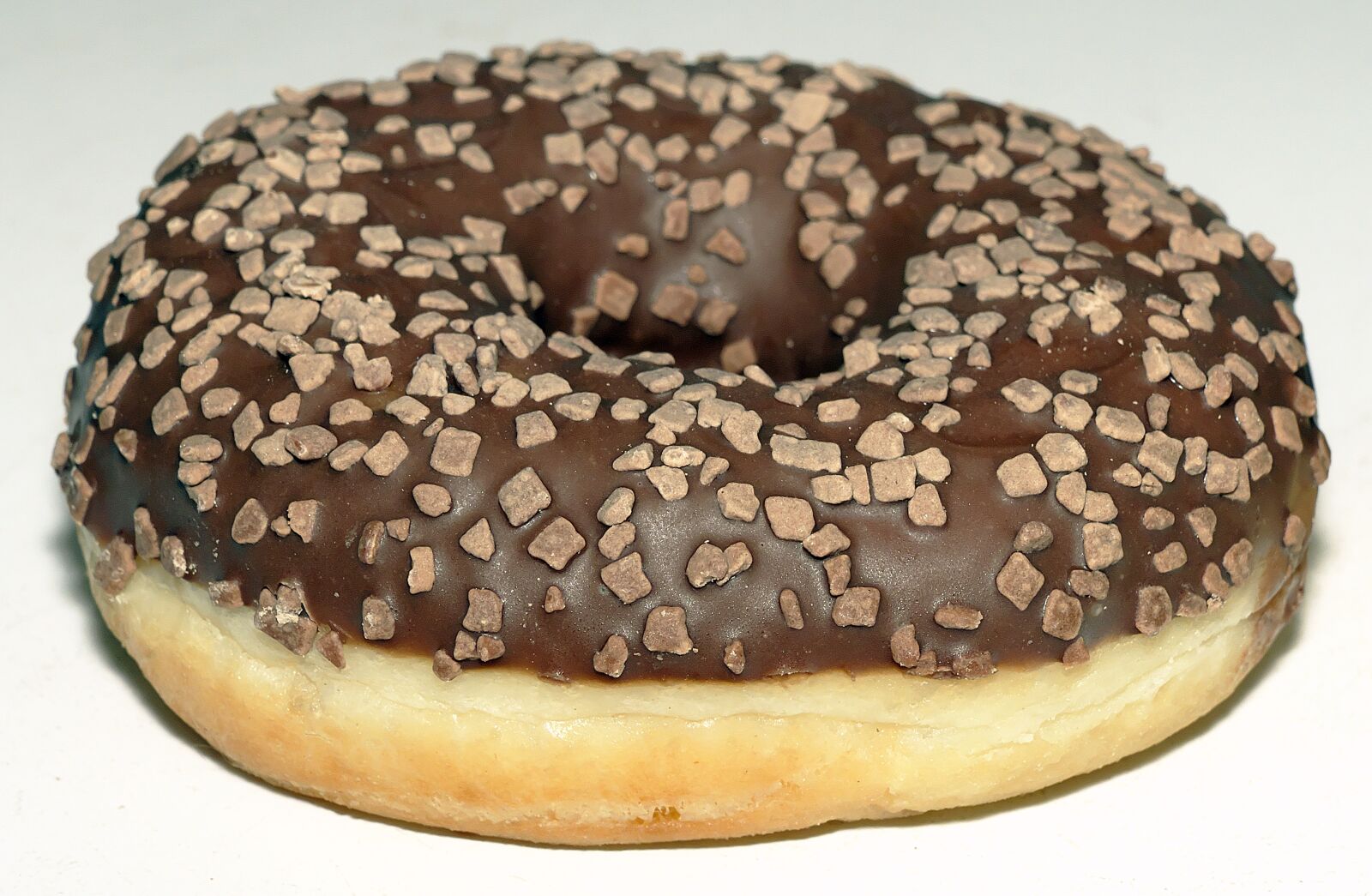 Panasonic Lumix DMC-FZ1000 sample photo. Donut, chocolate donut, pastries photography