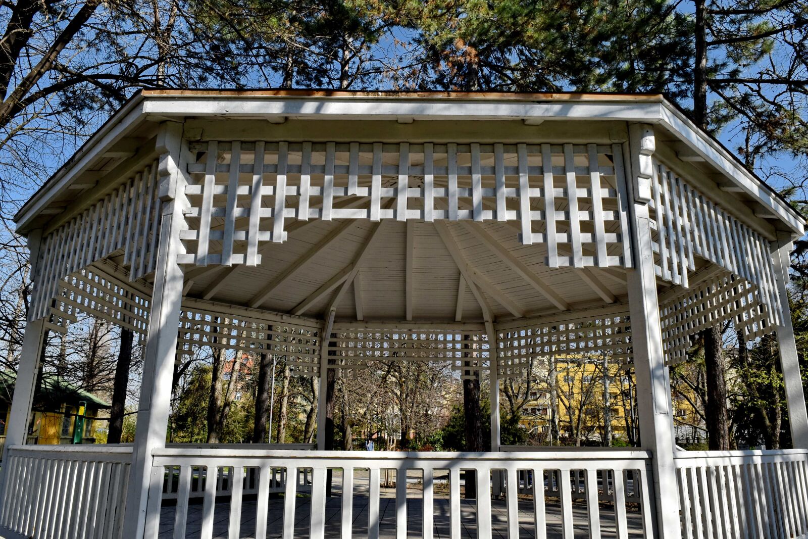 Nikon D5500 sample photo. Garden, porch, balcony, architecture photography