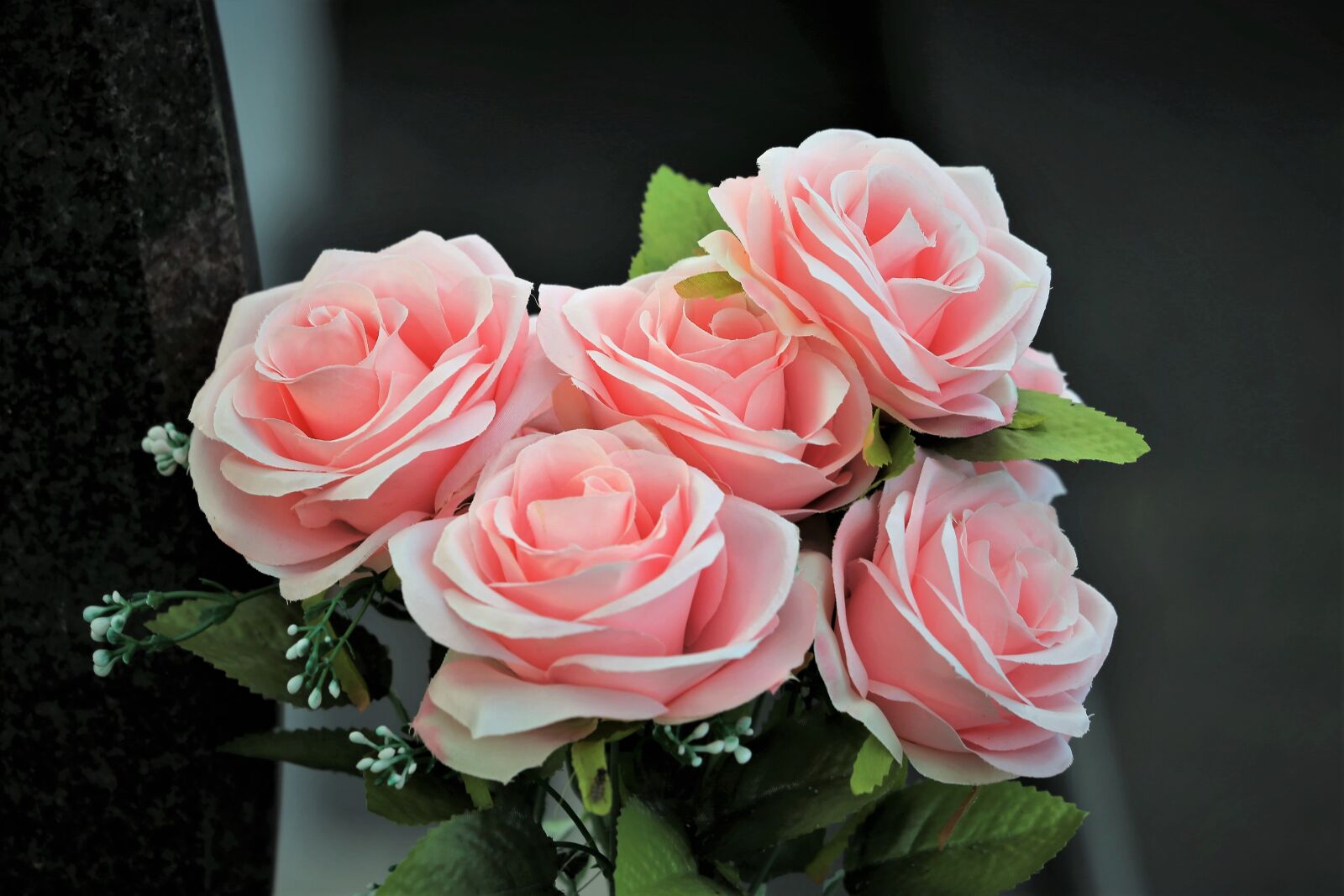 Canon EF 70-300 F4-5.6 IS II USM sample photo. Colorful artificial flowers, roses photography