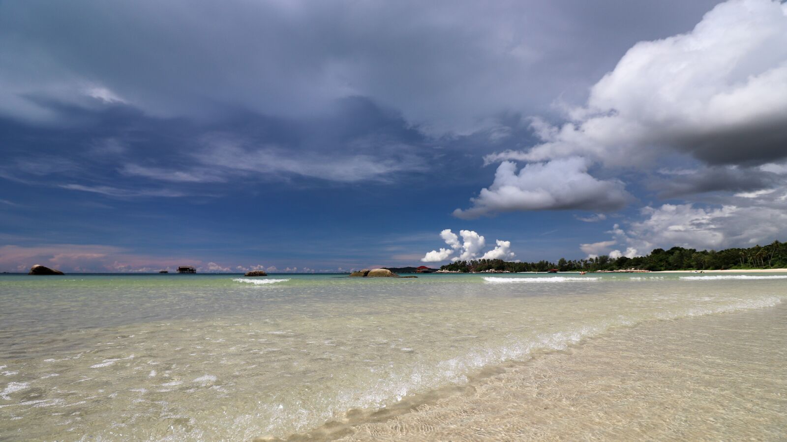 Canon EOS 800D (EOS Rebel T7i / EOS Kiss X9i) sample photo. Sea, water, clouds photography