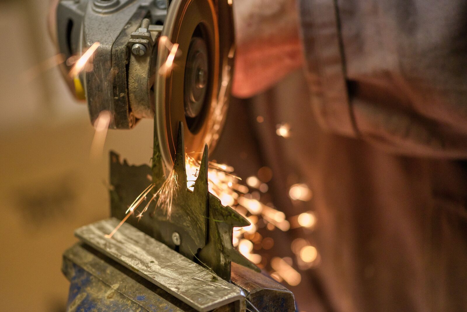 Nikon D750 sample photo. Metal, sound, grinding photography