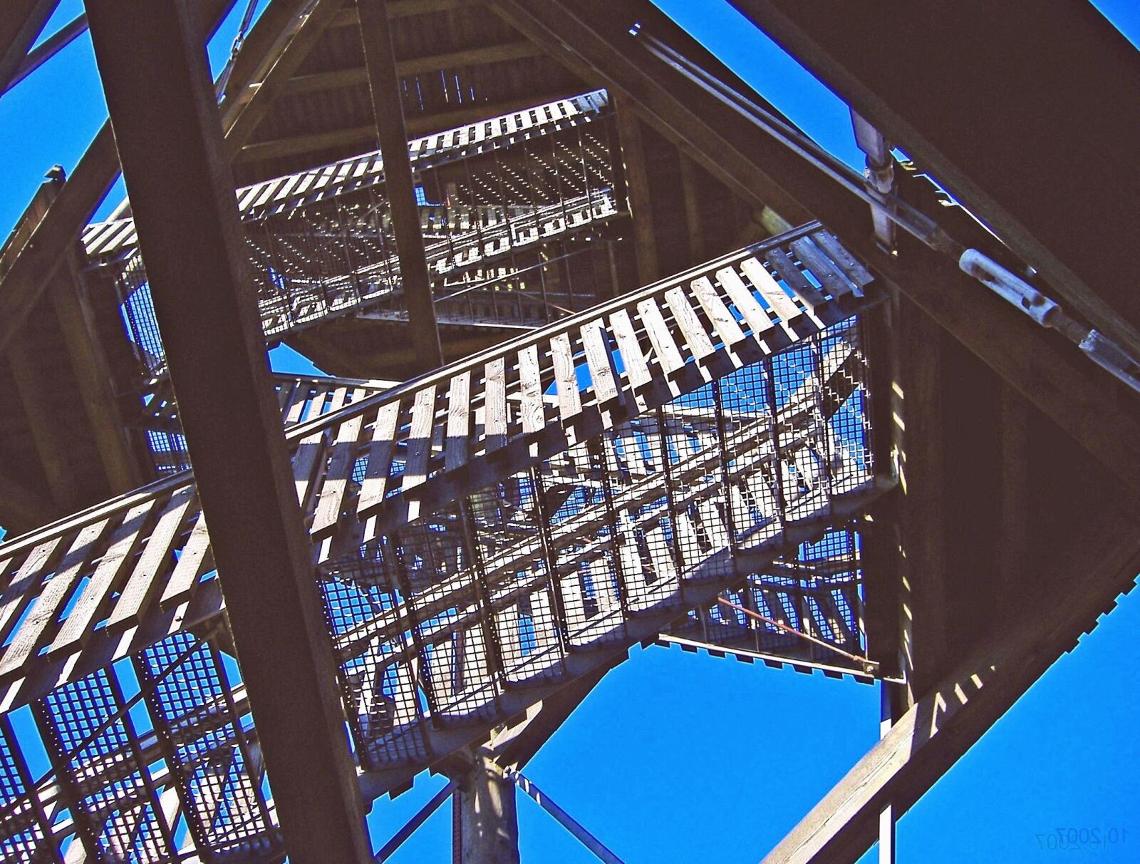 Fujifilm FinePix A345 sample photo. Stairs, metal, construction, architecture photography