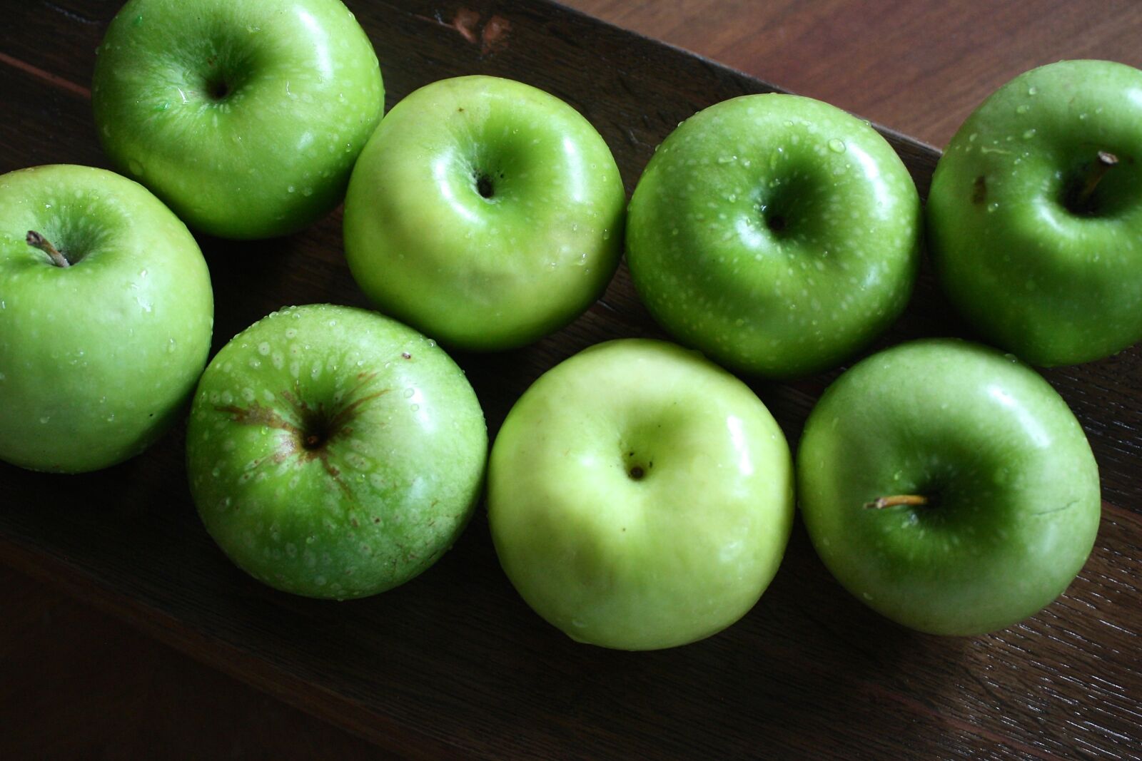 Canon EOS 1000D (EOS Digital Rebel XS / EOS Kiss F) sample photo. Apples, green, green apple photography