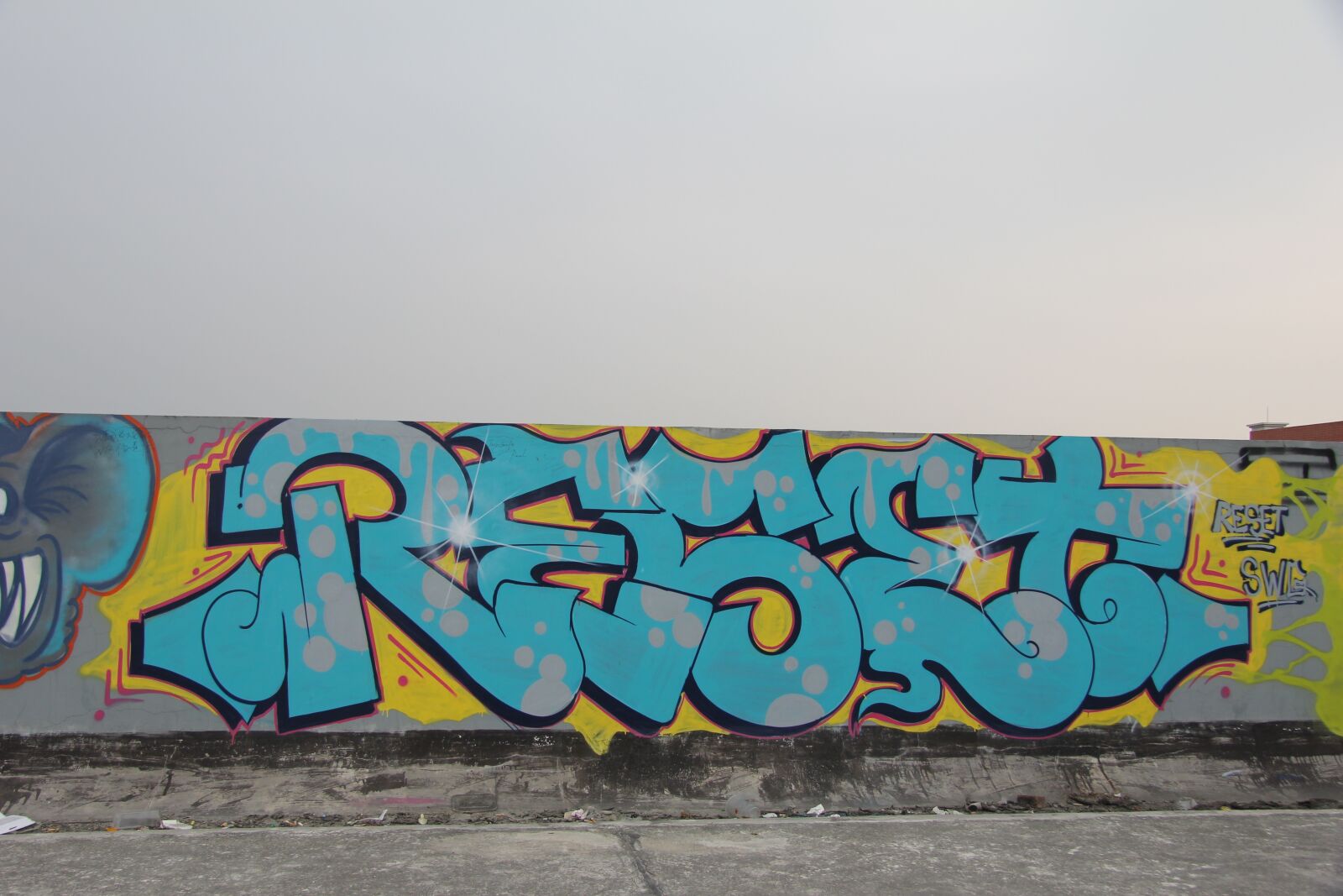 Canon EF-S 17-85mm F4-5.6 IS USM sample photo. Graffiti, font, art photography
