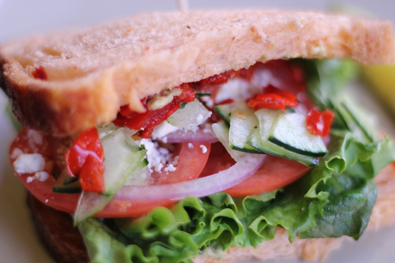Canon EOS 550D (EOS Rebel T2i / EOS Kiss X4) sample photo. Sandwich, bread, lettuce photography