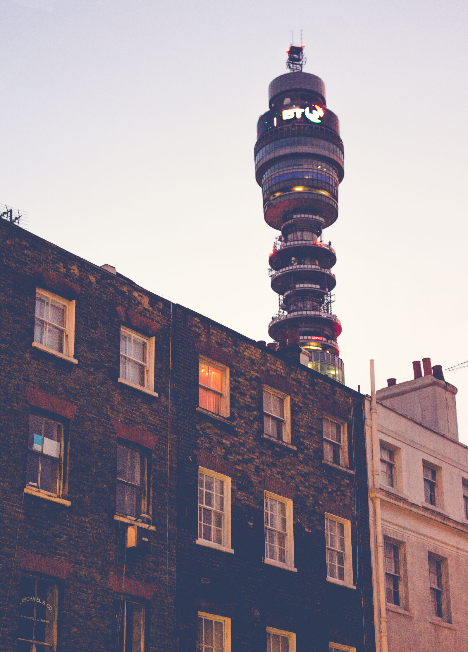 Canon EOS 700D (EOS Rebel T5i / EOS Kiss X7i) sample photo. Architecture, bt, tower, building photography