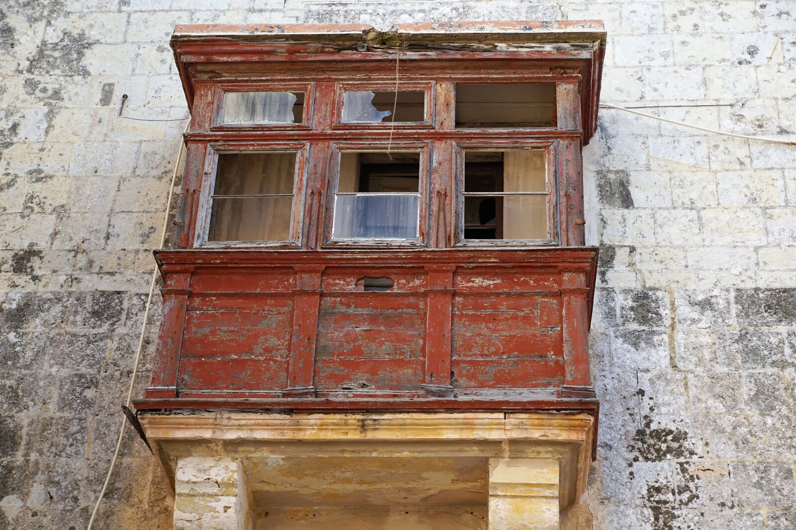 Sony ILCA-77M2 + Sony DT 16-50mm F2.8 SSM sample photo. House, facade, old photography