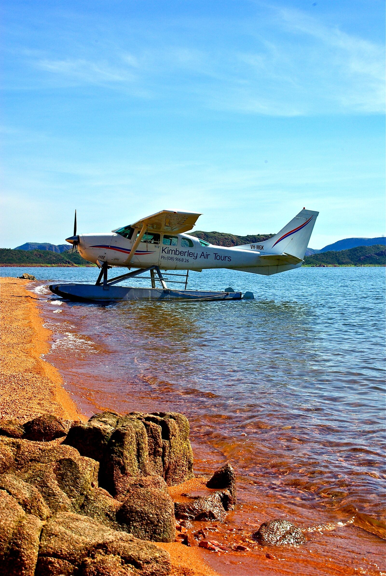 Pentax K10D sample photo. Float plane, aero, lake photography