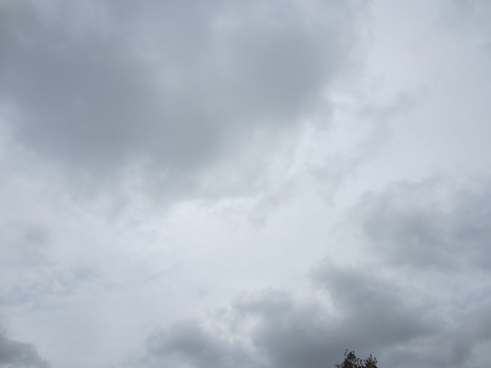 Canon PowerShot ELPH 300 HS (IXUS 220 HS / IXY 410F) sample photo. Before, rain, celo, cloud photography