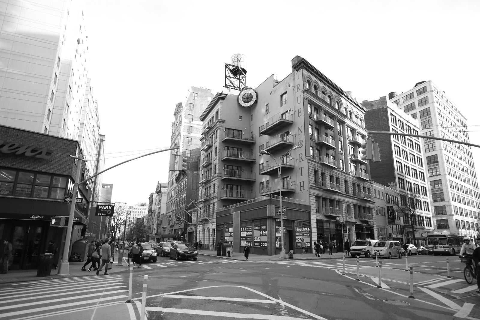 Canon EOS 5D Mark III + Canon EF 16-35mm F4L IS USM sample photo. Black, and, white, nyc photography