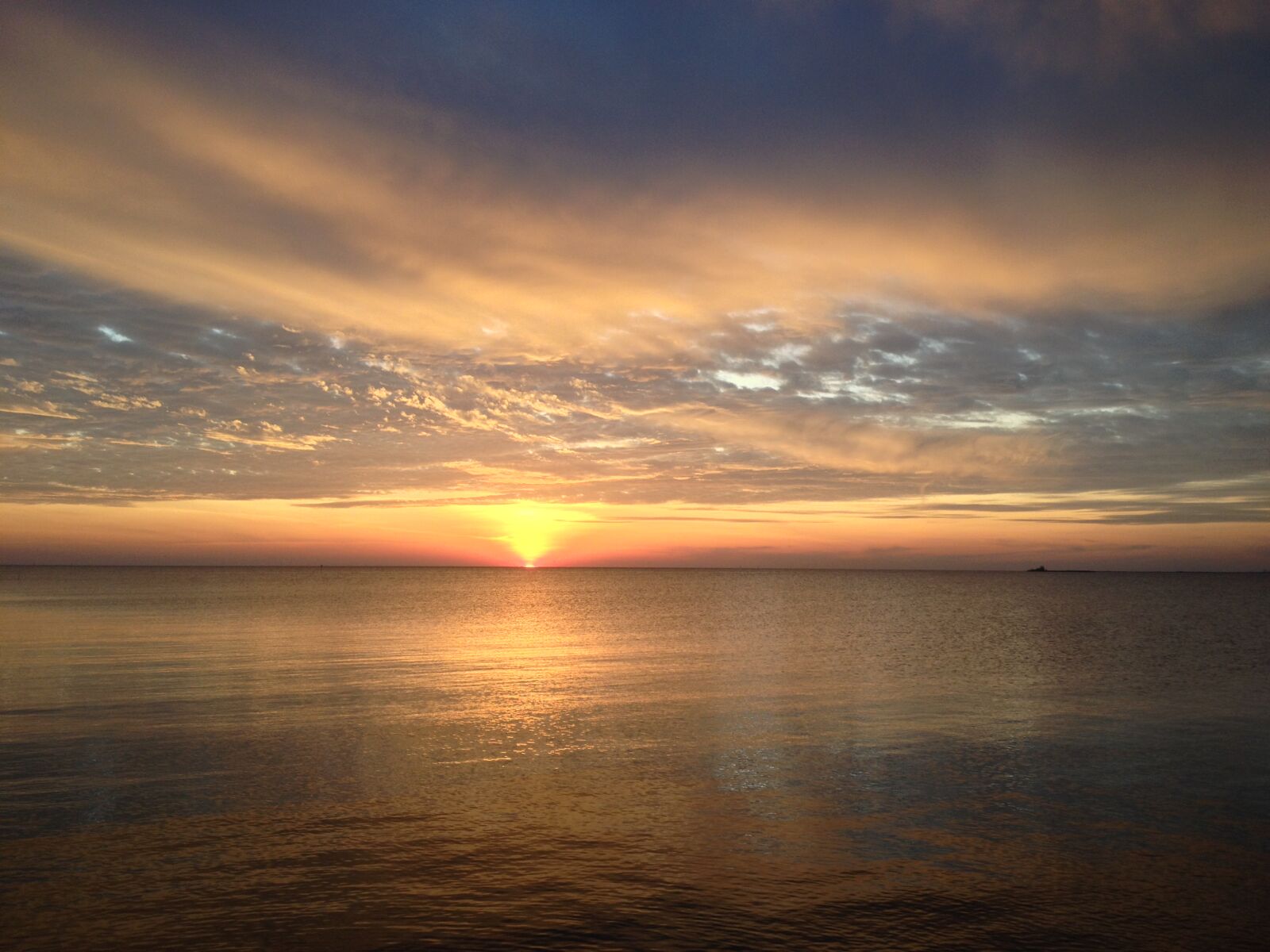 iPhone 4S back camera 4.28mm f/2.4 sample photo. Golden, sunset, mississippi, sound photography