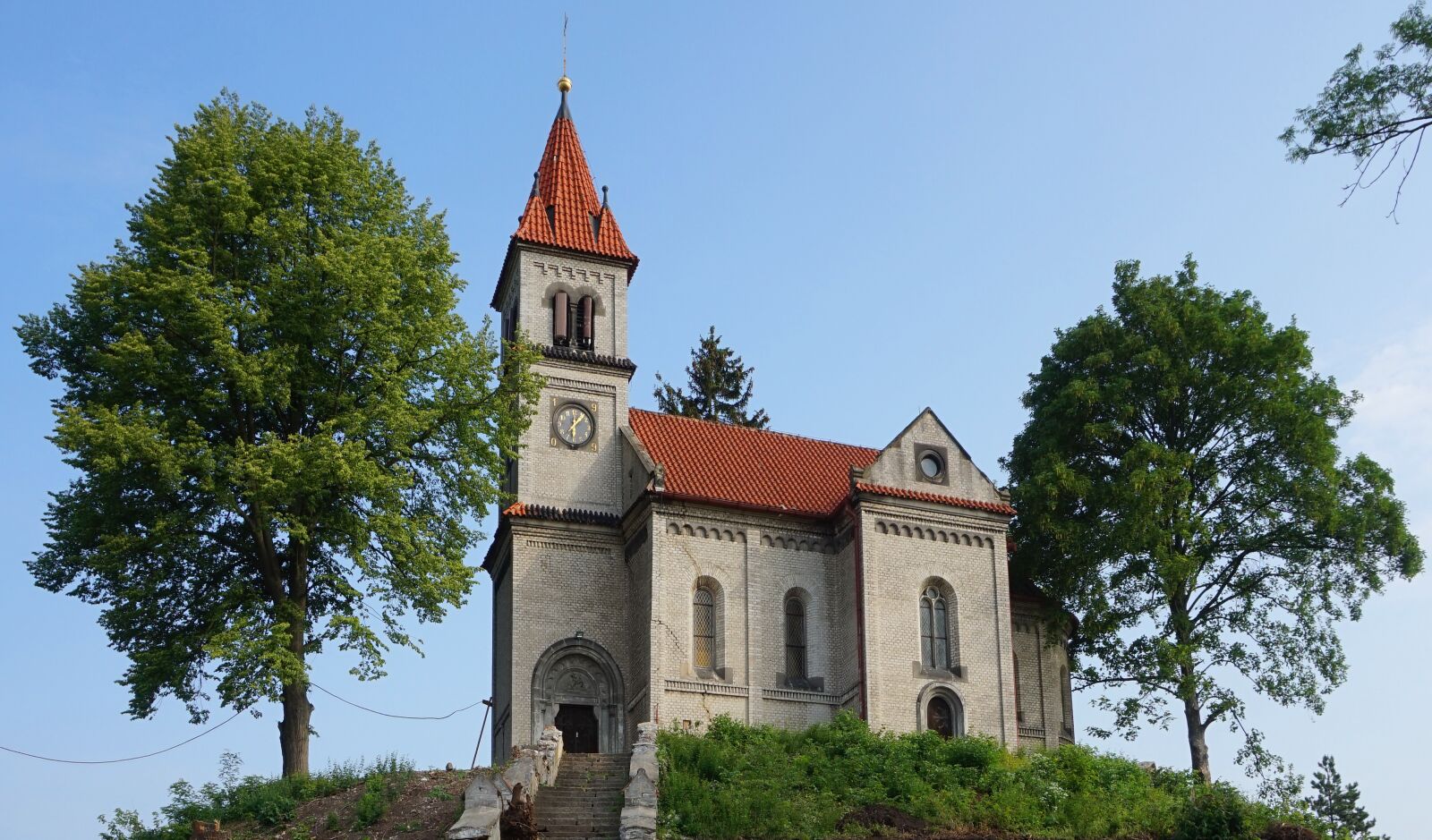 Sony Alpha a5000 (ILCE 5000) sample photo. Village church, czechia, church photography