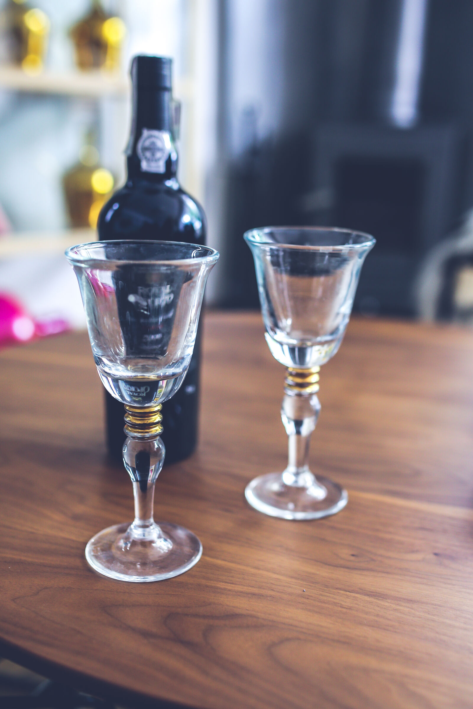 Canon EOS 6D + Sigma 35mm F1.4 DG HSM Art sample photo. Two, wine, glasses, bottle photography