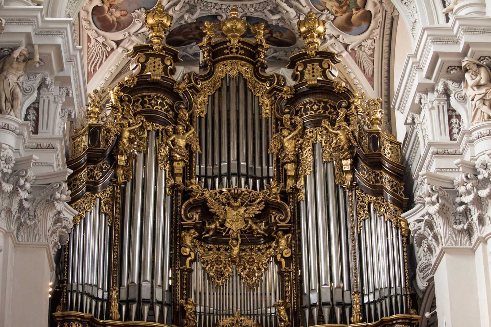 Canon EF-S 55-250mm F4-5.6 IS STM sample photo. Passau, st stephan's cathedral photography