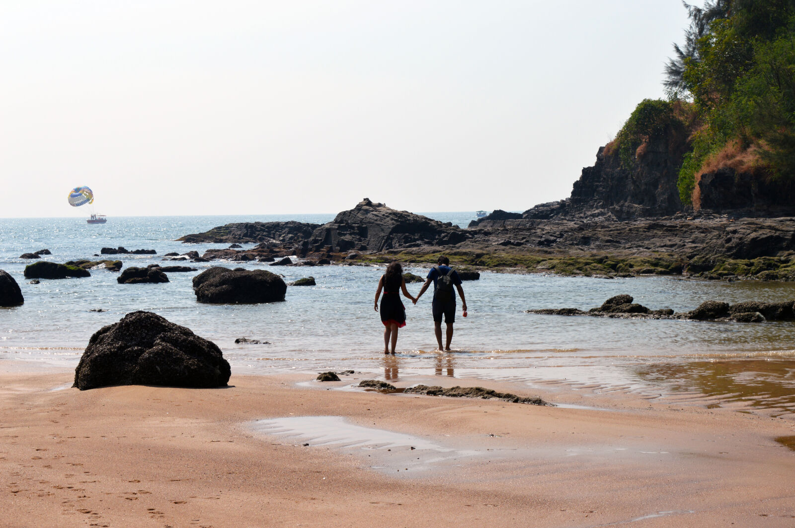Nikon D3200 sample photo. Beach, couple, couple, walking photography
